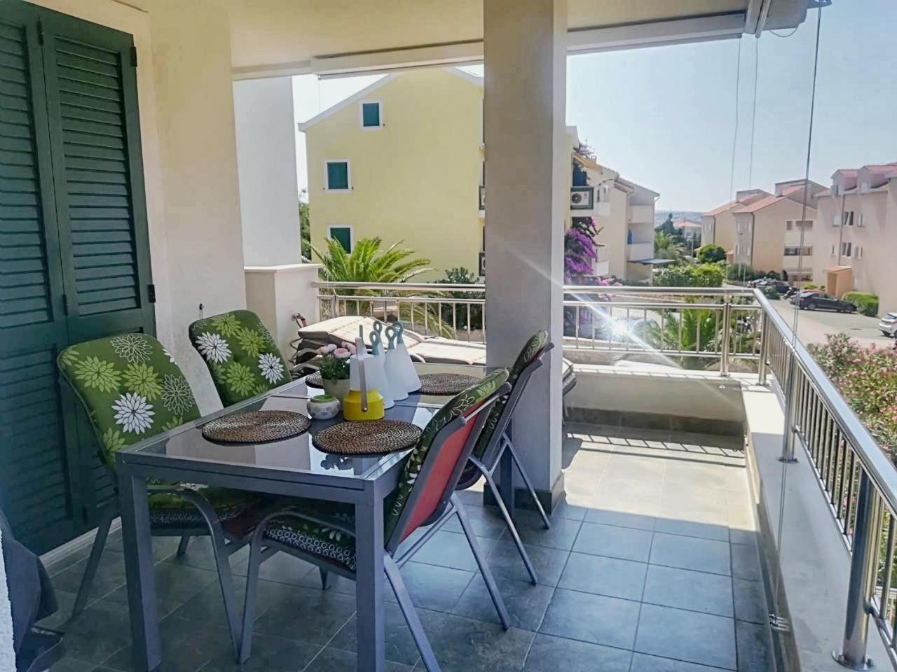 Apartment Zana Novalja Eksteriør bilde
